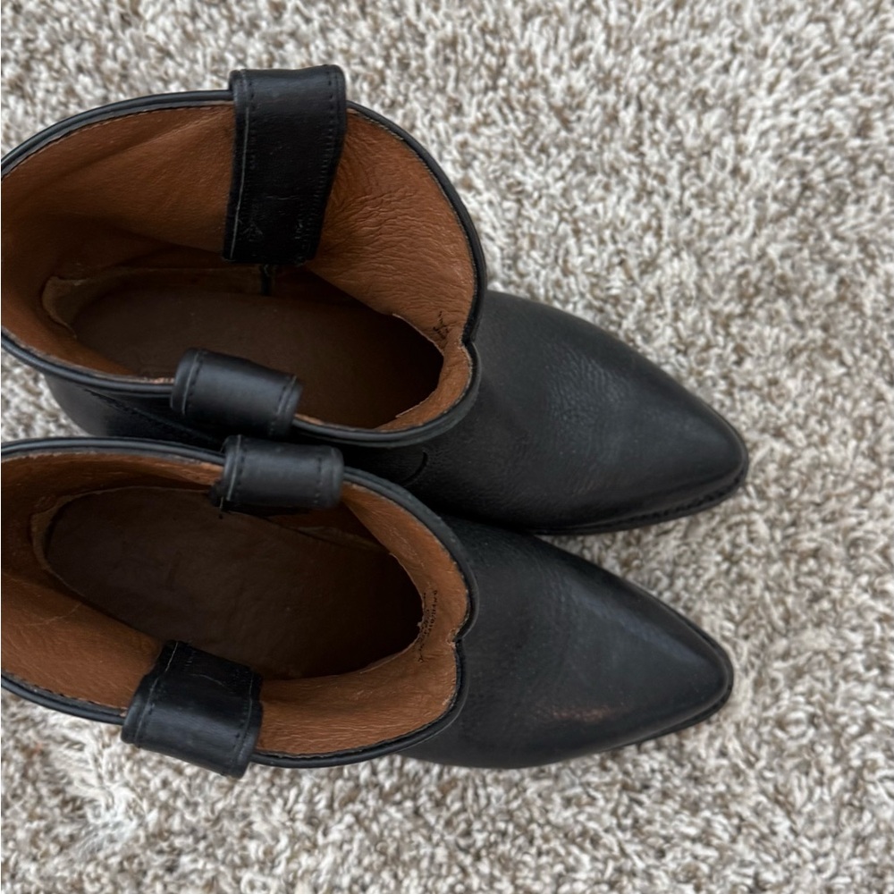 Frye Black Billy Short Heeled Leather Boots - Picture 6 of 9